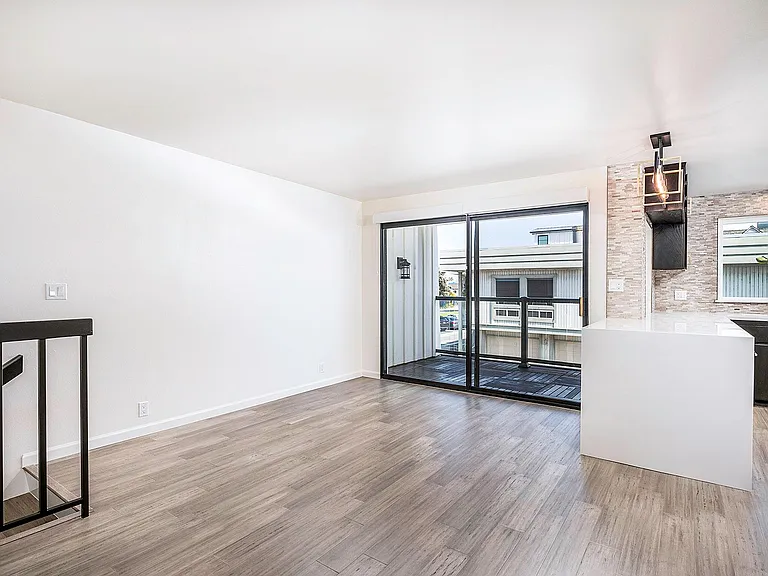 16625 S Pacific Ave #B — Photo 8