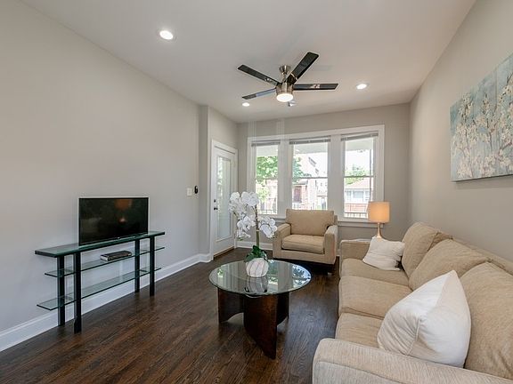 5th image of 8026 S South Shore Dr