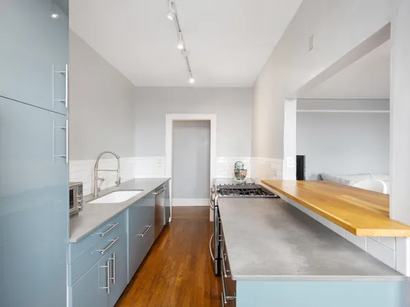 345 Montgomery Street image 5 of 9