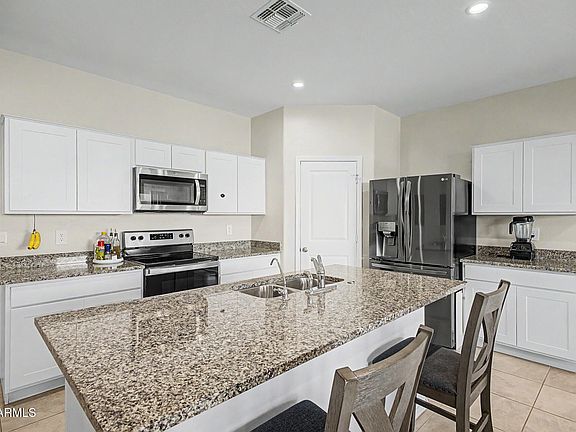 3rd image of 40 S CARLTON Avenue