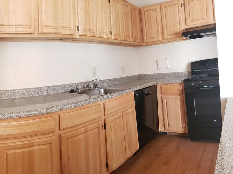 3331 Hewitt Ave #1 — Photo 3