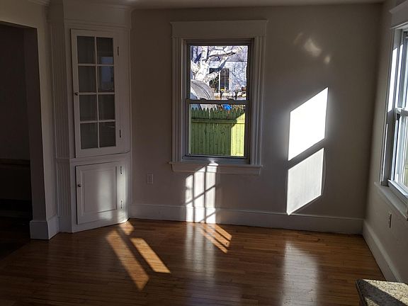 Dining area off kitchen