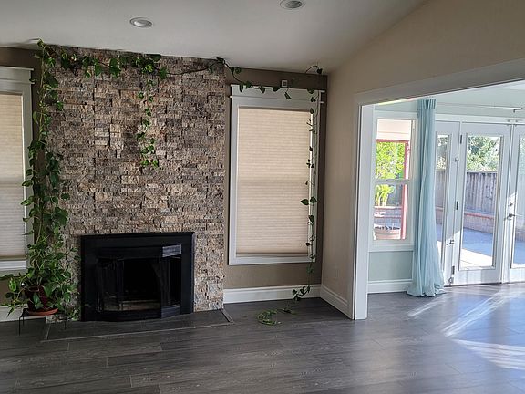 3rd image of 3530 Pleasant Crest Dr