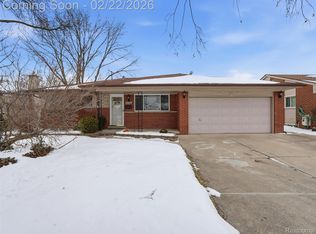 27944 Flanders Ave, Warren, MI 48088