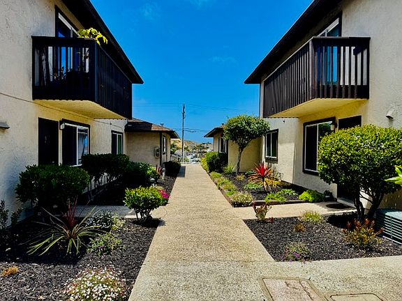 4th image of 3116 Lake Dr APT 7