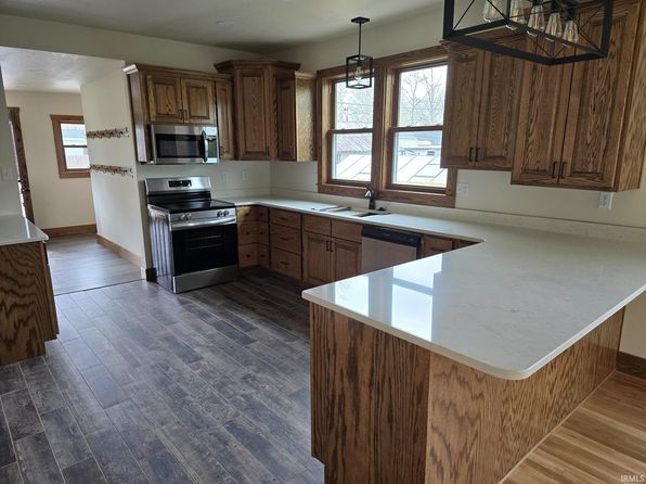 819 N Walnut St, Hartford City, IN 47348