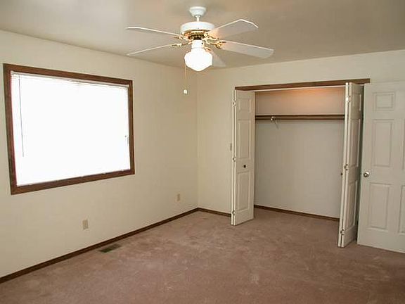 Bedrooms have large closets!