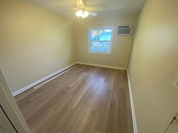 3rd image of 1600 N Hollywood Way APT A