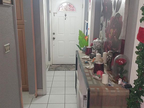 3rd image of 1300 W 47th Place #223