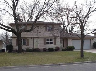 4356 Sandstone Dr, Eagan, MN 55122