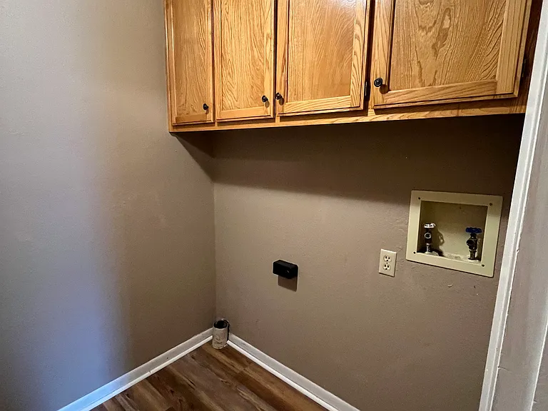 330 S Barton St — Photo 7