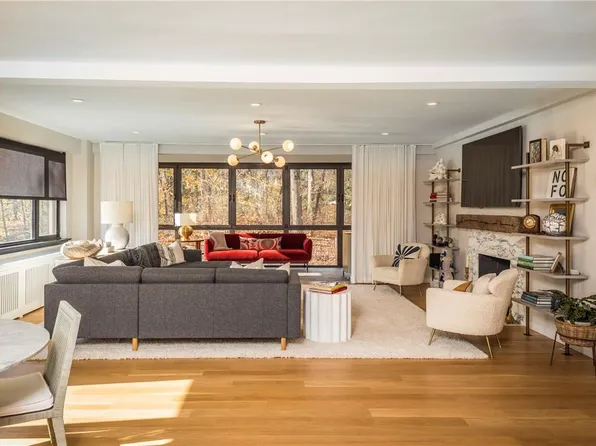 72 Pondfield Road W #1A, Bronxville, NY 10708