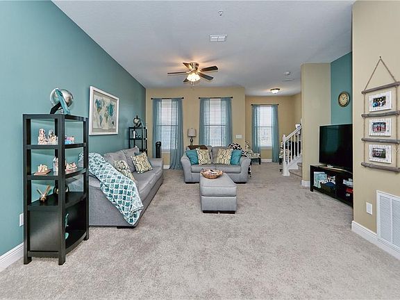 4th image of 10073 Town Lake Dr