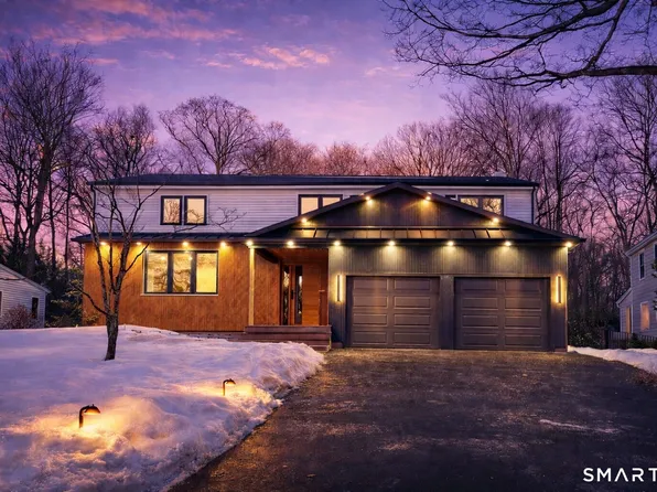 60 Fox Chase Lane, West Hartford, CT 06107