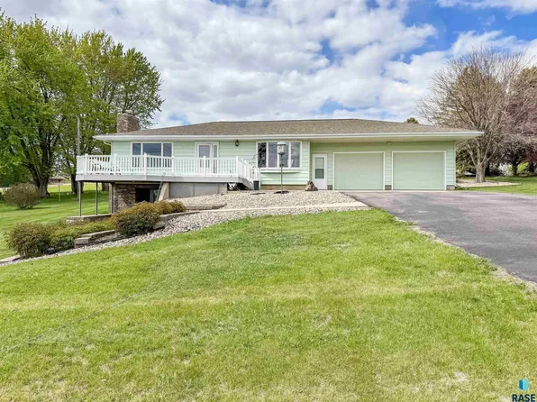 47638 Slip Up Creek Rd, Sioux Falls, SD 57104