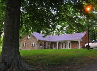 2600 Riley Dr, Lenoir City, TN 37771