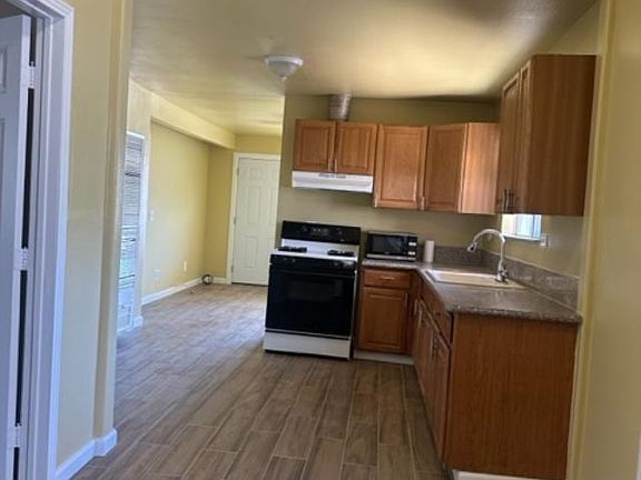 4th image of 508 E St