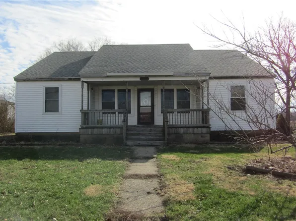 41681 Main St, Hoopeston, IL 60942