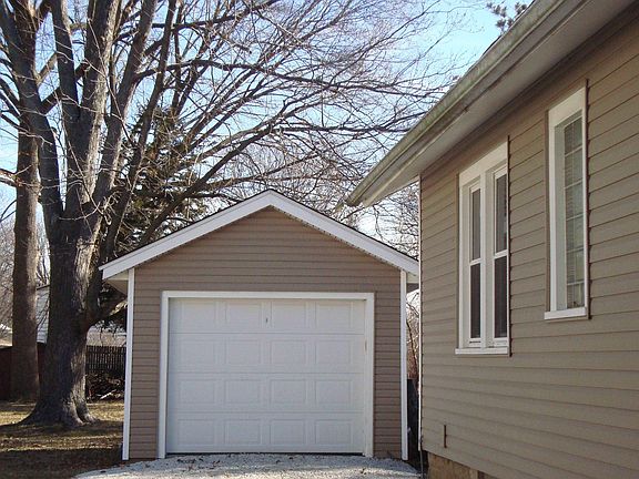 4th image of 1555 Beecher Ave