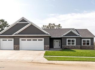 3939 Stone Point Dr NE, Rochester, MN 55906