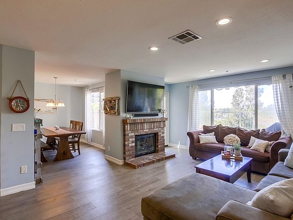 4th image of 1572 Laurel Cir