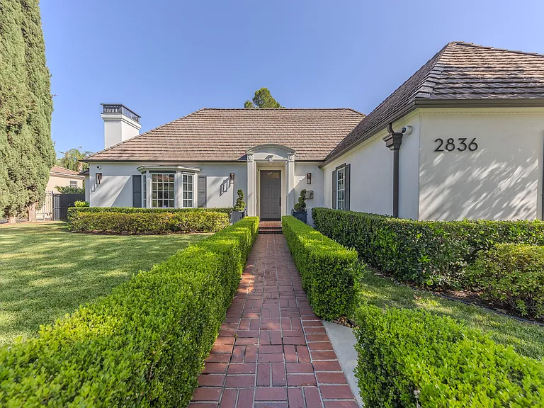 2150 S El Molino Ave — Photo 58