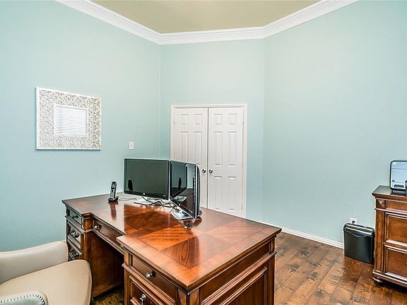 5th image of 300 Willet Ct