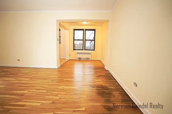 Rented by Norman Raindel, LREB | media 5