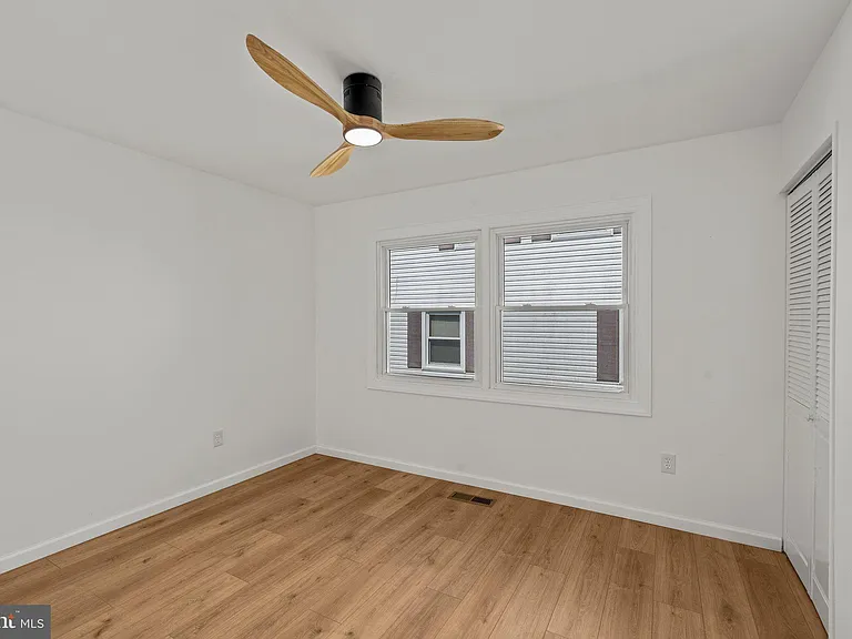 29 Hinsdale Ln — Photo 18