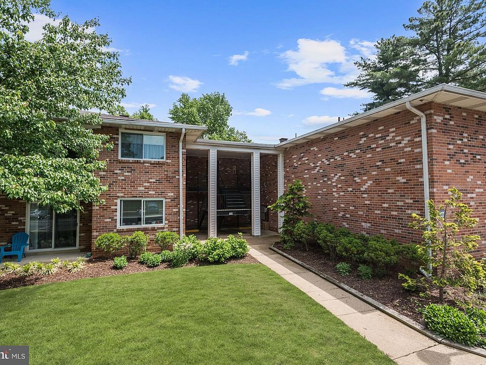 1st image of 217 Victor Pkwy #217C