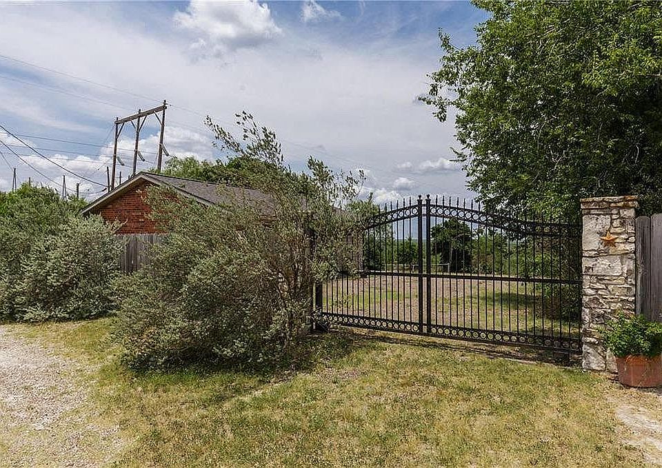 1st image of 13737 River Forest Dr