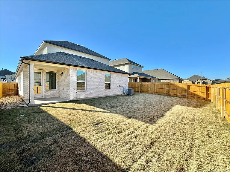 404 Tinto St — Photo 39