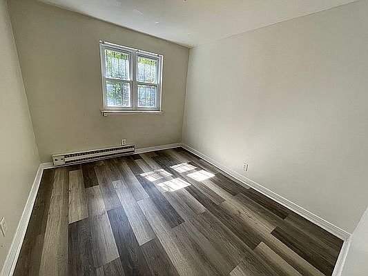 3rd image of 2539 23rd St APT 1