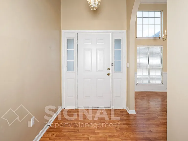 108 Spring Pl — Photo 4