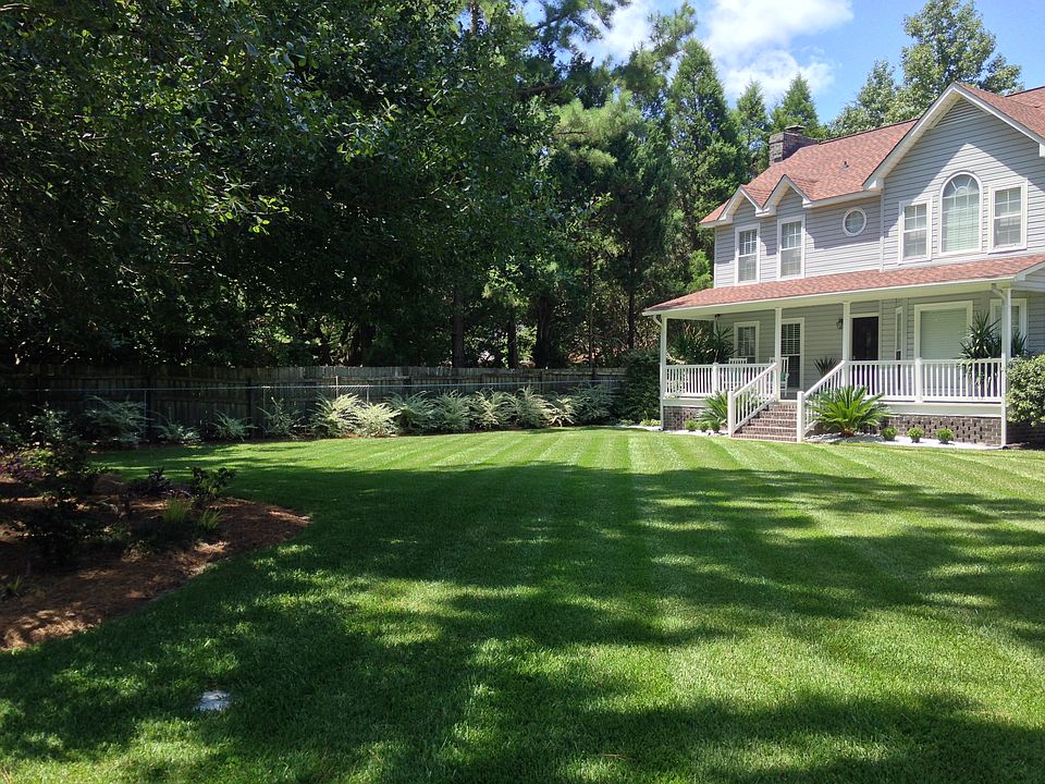 2nd image of 606 N Hickory St