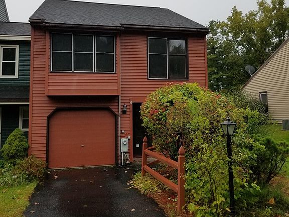 2nd image of 11 Lexington Dr