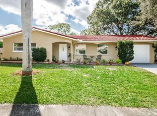 1679 Woodridge Dr, Clearwater, FL 33756