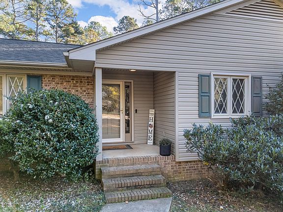 4th image of 37 Woodwind Dr