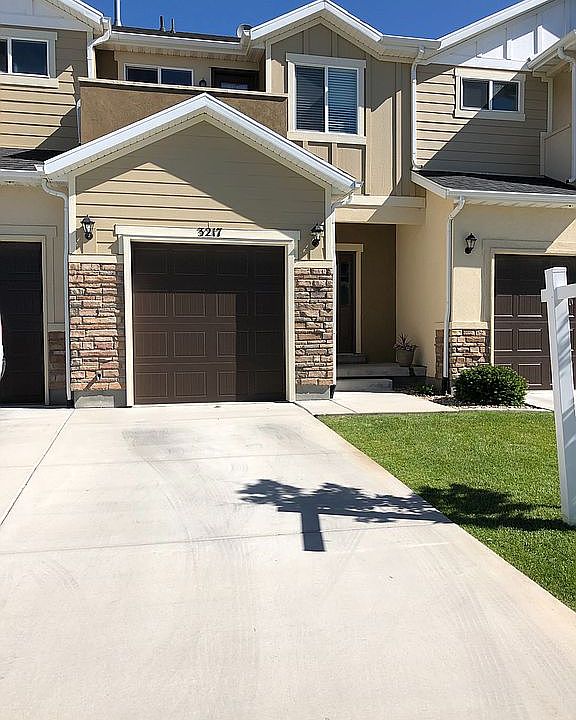 1st image of 3217 W Manor View Dr