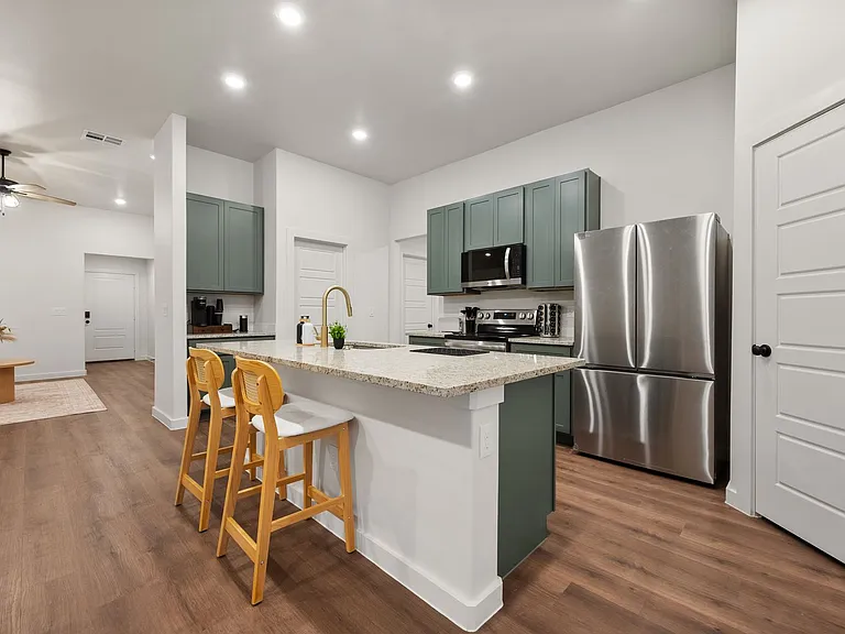 2163 Langford Ave — Photo 10