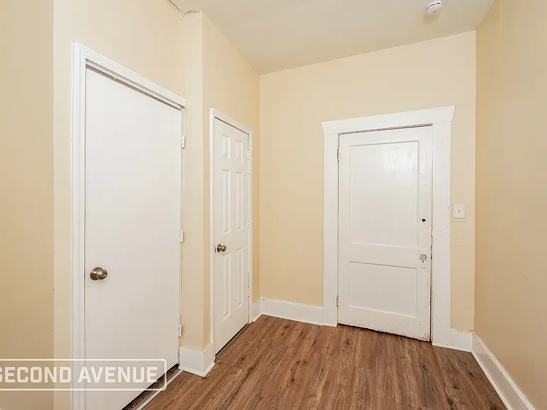 3201 Avenue E — Photo 12