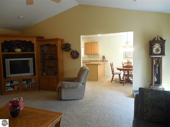 3rd image of 1066 Iberian Dr