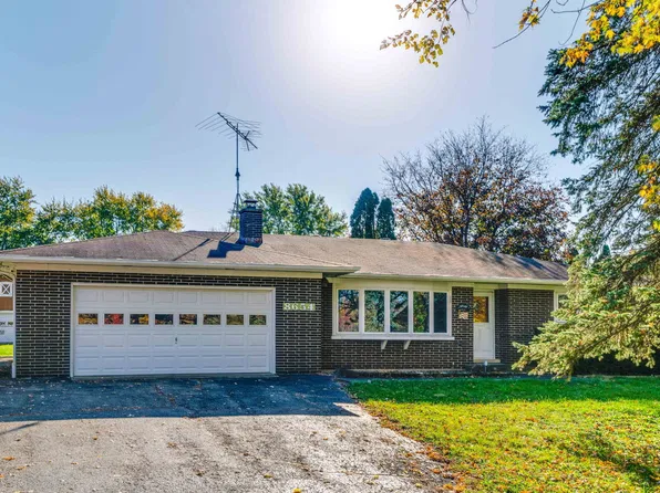 8654 Richardson Rd, Spring Grove, IL 60081