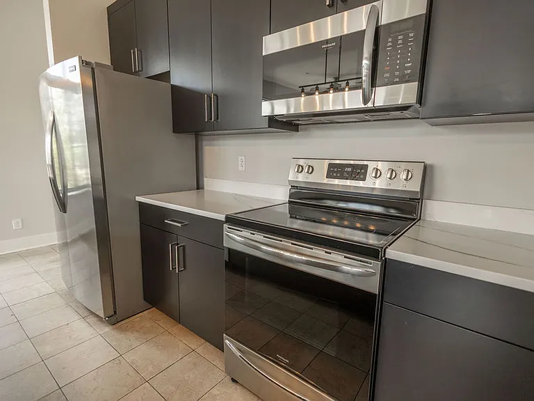 252 N Walnut St — Photo 17