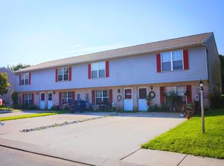 114 Conewago Dr, Hanover, PA 17331