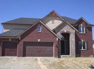 19876 Gloria Dr, Macomb, MI 48044