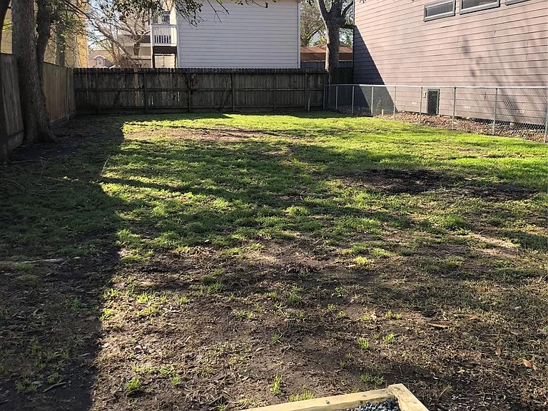 1320 W 24th St — Photo 11
