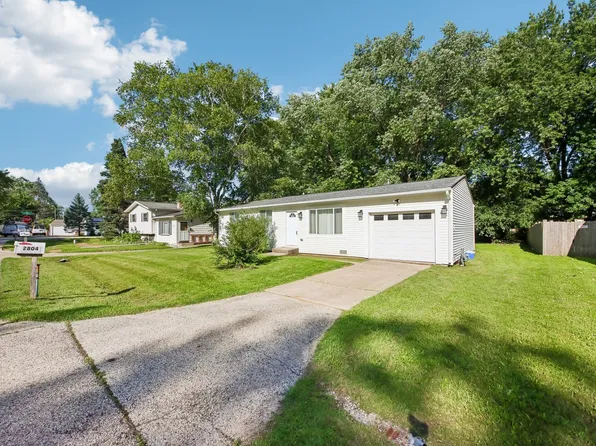 2804 Old Oak Dr, McHenry, IL 60050