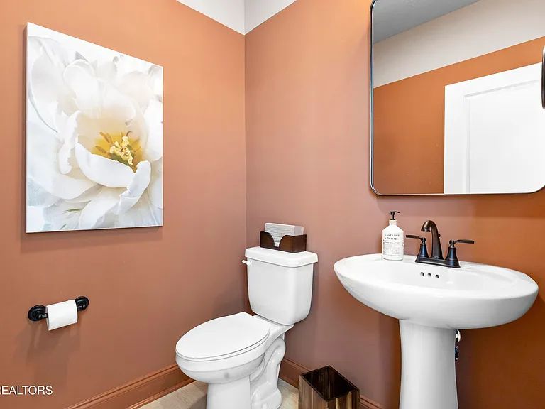 1708 Bennett Village Dr — Photo 7