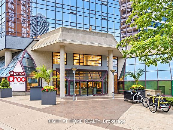 3rd image of 1001 Bay St #2111